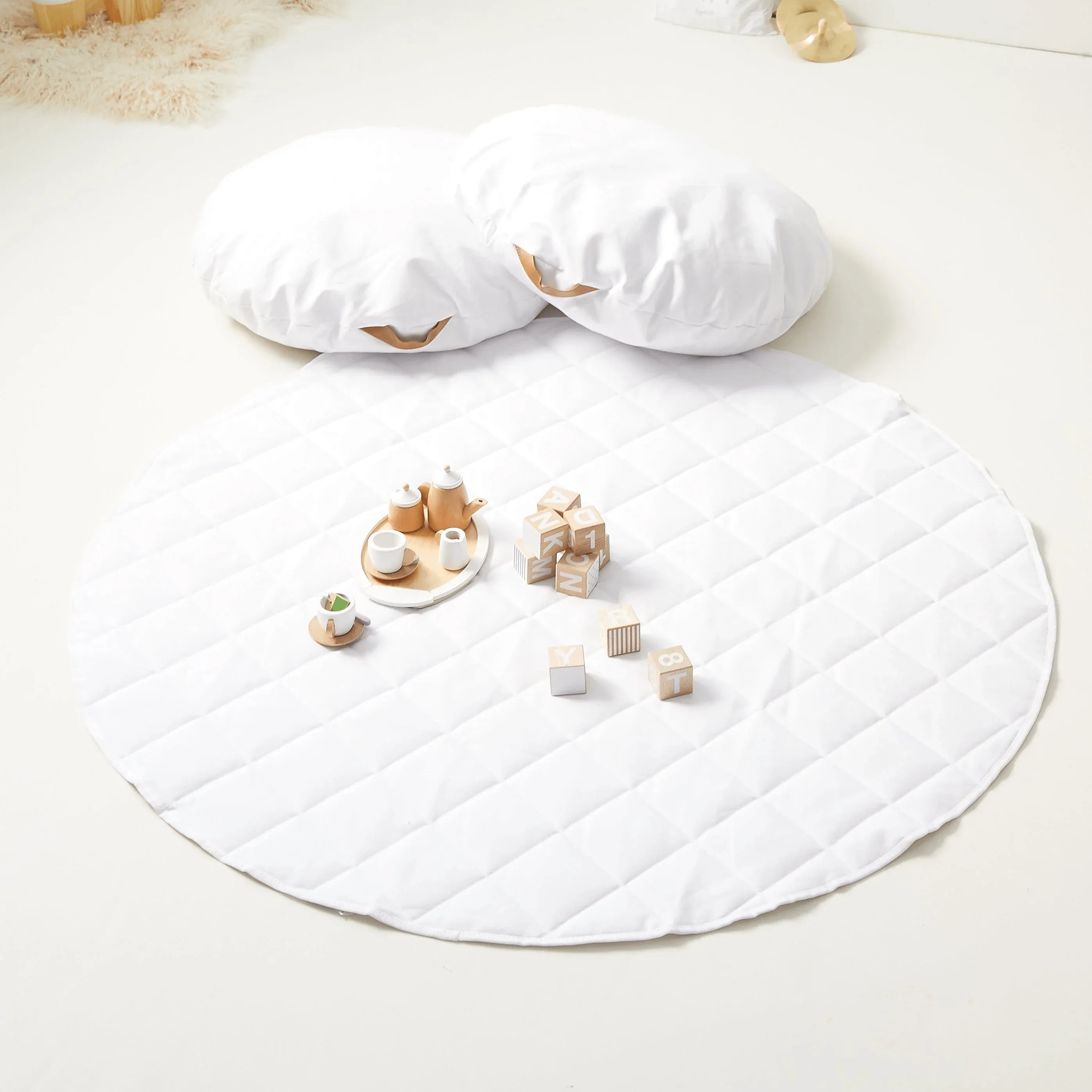 BAYLEY Cushion w/Tan Handle Combo - White