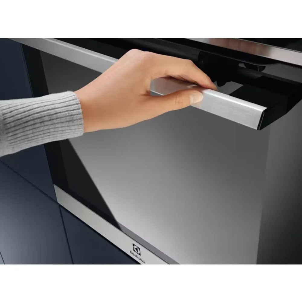 Electrolux 71L Built-In Electric Single Oven - Stainless Steel | EOF6P46X