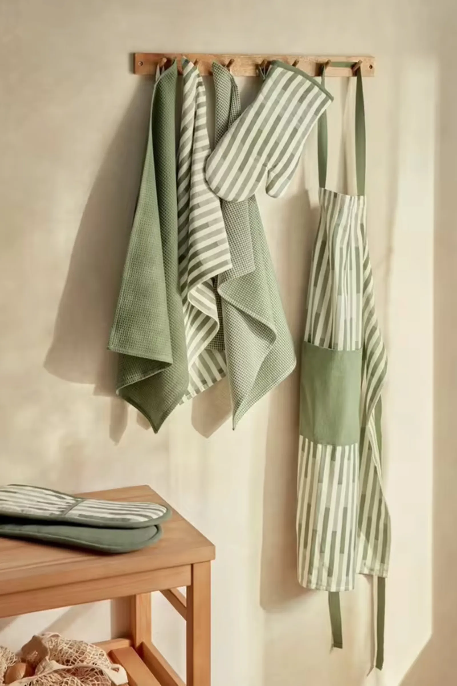 Striped Cotton Oven Mitt, Rosemary